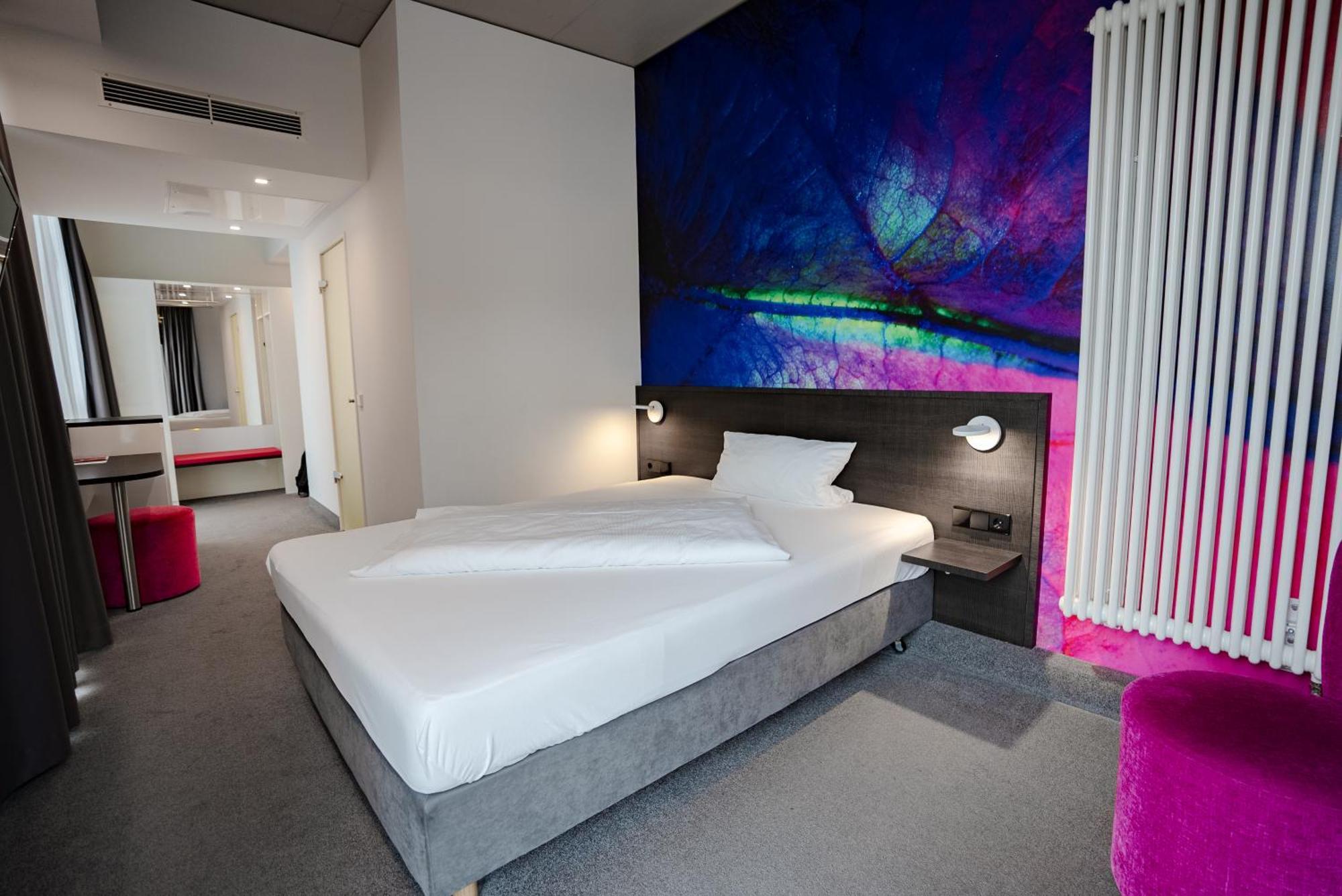 שווביש האל Qubixx Stadtmittehotel מראה חיצוני תמונה